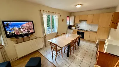 Cuisine ou kitchenette dans l'établissement Le Therminus 42 - Le Mont Dore 8pers