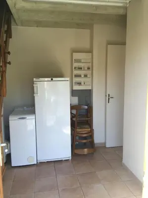 Cuisine ou kitchenette dans l'établissement Gîte chaleureux avec cheminée au pied du Puy Mary