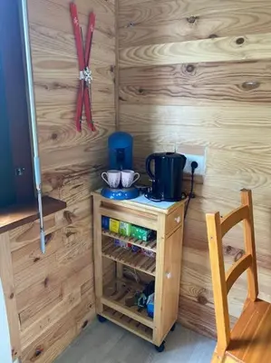Cuisine ou kitchenette dans l'établissement Appartement 4-6 pers - La Bourboule