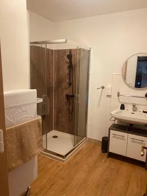 Salle de bains dans l'établissement Appartement 4-6 pers - La Bourboule
