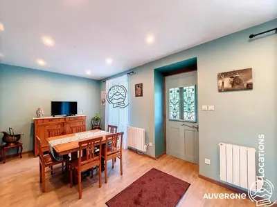 Télévision ou salle de divertissement dans l'établissement Le Combolcha