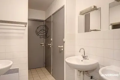 Salle de bains dans l'établissement Le Poulailler