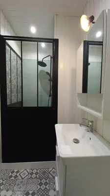 Salle de bains dans l'établissement Au Katalu