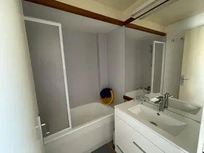 Salle de bains dans l'établissement Duplex cosy 6-8 pers. pieds des pistes avec balcon - FR-1-787-88