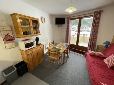 Cuisine ou kitchenette dans l'établissement T2 avec balcon au cœur de la station, proche pistes et commerces - FR-1-787-91