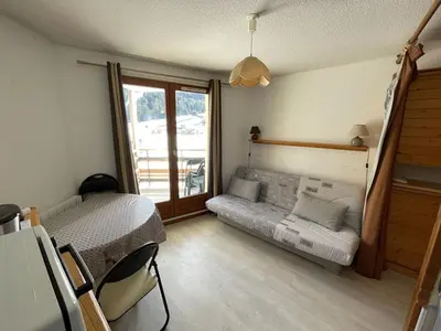 Un ou plusieurs lits dans un hébergement de l'établissement Studio confortable proche pistes ski & commerces - FR-1-787-95