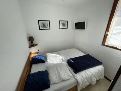 Un ou plusieurs lits dans un hébergement de l'établissement T2 cabine fonctionnel près des pistes, idéal 4-6 pers - FR-1-787-101