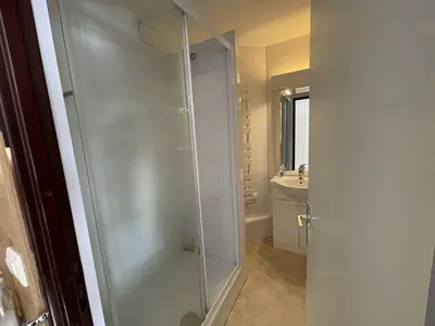 Salle de bains dans l'établissement T2 cabine fonctionnel près des pistes, idéal 4-6 pers - FR-1-787-101