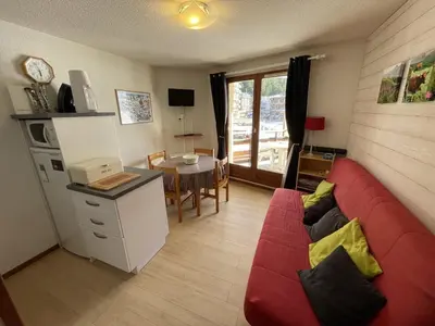Cuisine ou kitchenette dans l'établissement Confort au cœur de Le Lioran : T2 avec balcon - FR-1-787-97