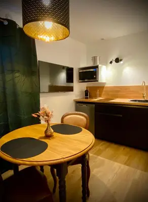 Cuisine ou kitchenette dans l'établissement Love Room Plaisir Secret