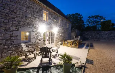 Terrasse ou espace extérieur de l'établissement Gîte Quercynois Authentique 9p