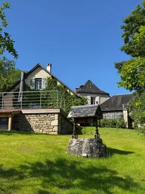 Jardin de l'établissement Gîte La Blanchie Haute
