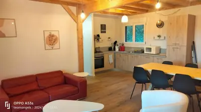 Cuisine ou kitchenette dans l'établissement chalets du massif du Sancy
