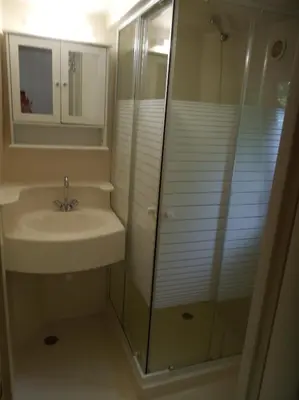Salle de bains dans l'établissement Chalet N 22
