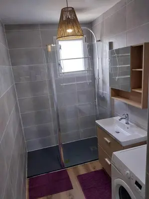 Salle de bains dans l'établissement Maison plain-pied