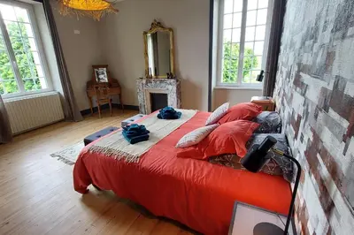 Un ou plusieurs lits dans un hébergement de l'établissement Gîte d'exception avec piscine chauffée pour 12 personnes - Cantal
