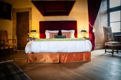Un ou plusieurs lits dans un hébergement de l'établissement Château de Bonneval
