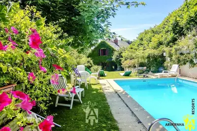 Piscine de l'établissement L'Oustalou ou située à proximité