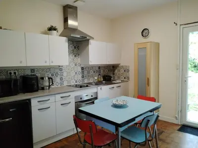 Cuisine ou kitchenette dans l'établissement Maisonette next to woodland
