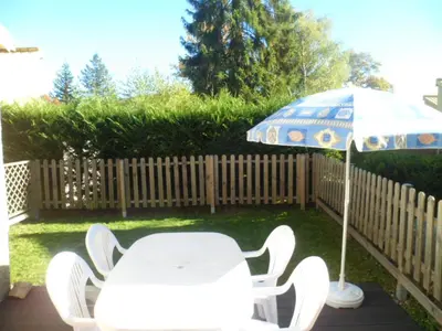 Jardin de l'établissement La Maison au bord du lac de Vassiviere