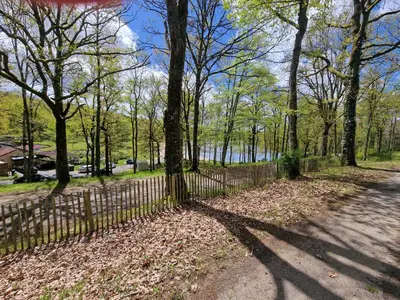 Paysage naturel près de la tente de luxe