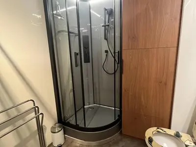 Salle de bains dans l'établissement Studio confortable 2/4 personnes avec balcon et WiFi - FR-1-787-104