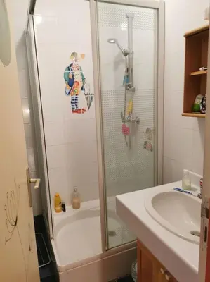 Salle de bains dans l'établissement Maison cantalienne typique