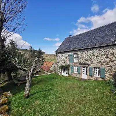 Maison cantalienne typique