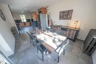 Cuisine ou kitchenette dans l'établissement La Villa du Pont Romain