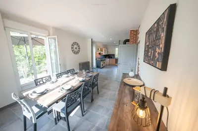 Cuisine ou kitchenette dans l'établissement La Villa du Pont Romain