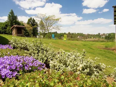 Jardin de l'établissement Beautiful holiday home near lake and forest