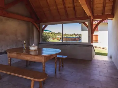 Balcon ou terrasse dans l'établissement Beautiful holiday home near lake and forest