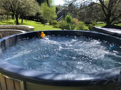 Piscine de l'établissement Gîte Val Souvigne ou située à proximité