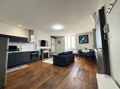 Cuisine ou kitchenette dans l'établissement Appartement 4 Climatisé cocon romantique au cœur de Limoges