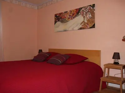 Un ou plusieurs lits dans un hébergement de l'établissement Charmante maison en Périgord Noir avec jardin et barbecue - FR-1-616-393
