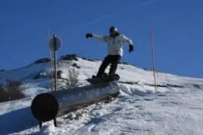 L'établissement Maison proximité station de ski le lioran en hiver