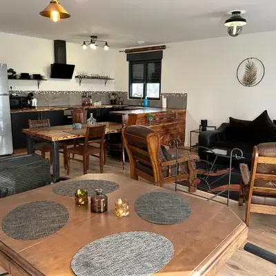 Paisible MAISON familiale - 4 Chambres - 2 SDB - terrasse et jardin - parking privé - Limoges