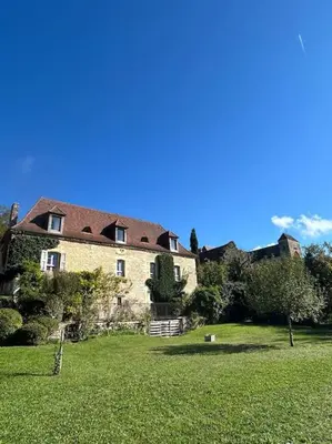 Jardin de l'établissement La Forge maison spacieuse 8 pers Lascaux Sarlat