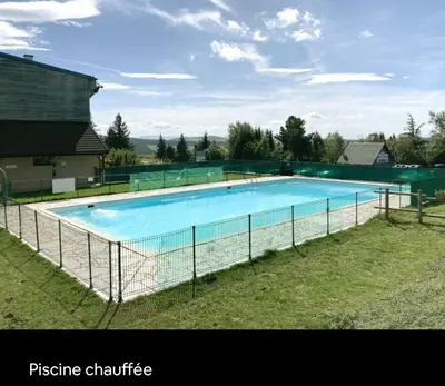 Piscine de l'établissement App 2 chambres SuperBesse 35m2 4 à 6 personnes proches Lacs et commerces ou située à proximité
