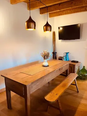 Télévision ou salle de divertissement dans l'établissement Maison authentique au cœur des montagnes, 8pers