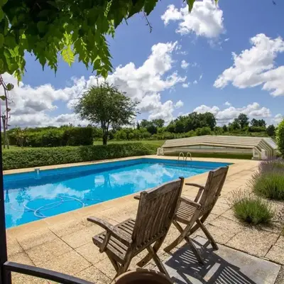 Charmante maison de campagne avec piscine partagée