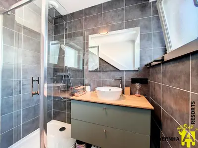 Salle de bains dans l'établissement La Petite Hirondelle