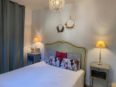 Un ou plusieurs lits dans un hébergement de l'établissement T2 Cosy et Confortable au coeur d'Aubusson