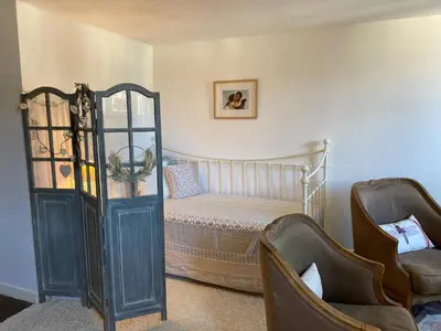 Un ou plusieurs lits dans un hébergement de l'établissement T2 Cosy et Confortable au coeur d'Aubusson
