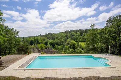 Piscine de l'établissement La grange de gaulejac ou située à proximité