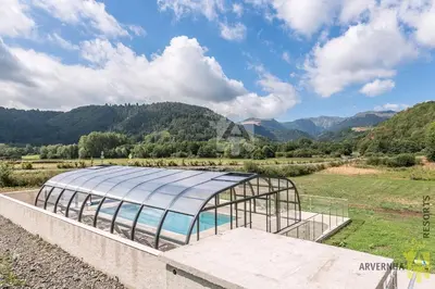 Vue générale sur la montagne ou vue sur la montagne depuis le chalet