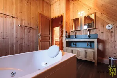 Salle de bains dans l'établissement Chalet de Fougerousse