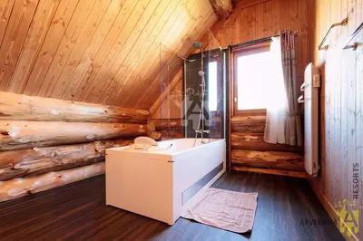 Salle de bains dans l'établissement Chalet de Fougerousse