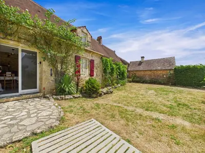 Jardin de l'établissement Dordogne - Belle maison pour 8 avec piscine