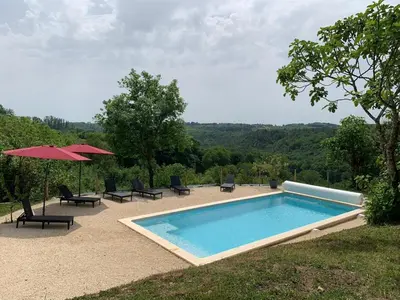 Piscine de l'établissement La bichonelle - marronnier pour 2 ou située à proximité